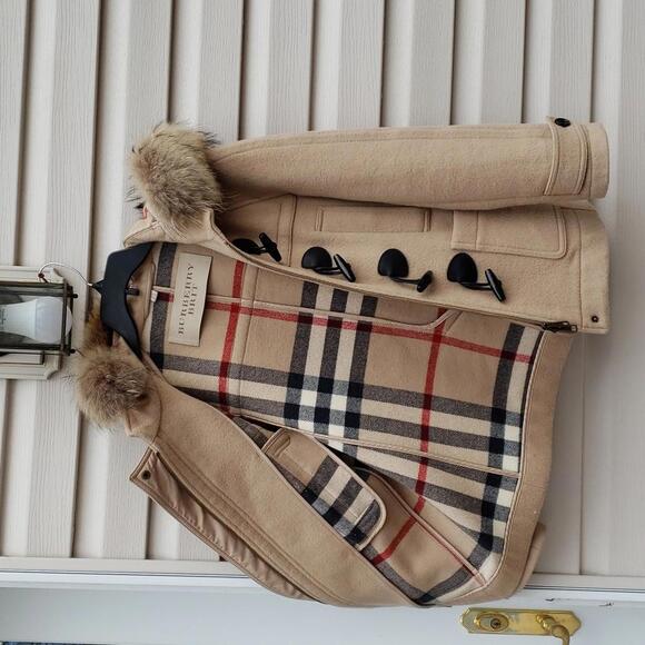 BURBERRY CHECK LINED WOOL TOGGLE DUFFLE COAT WITH FUR TRIMMED HOOD - Picture 5 of 15